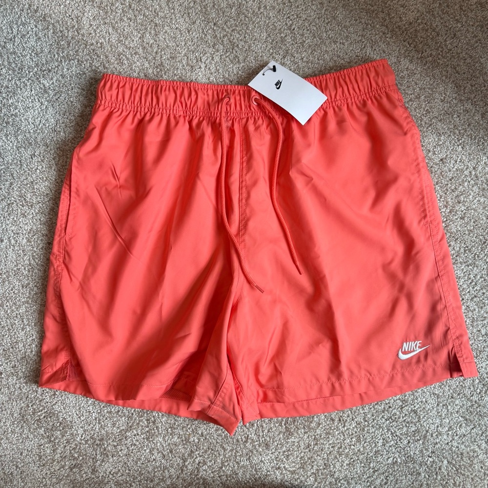 Men’s Size Medium Nike Club Sportswear Mesh Lined Shorts Coral FN3307-814